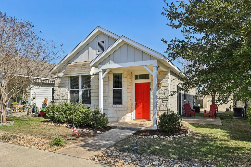 1524 Sanders Kyle TX 78640