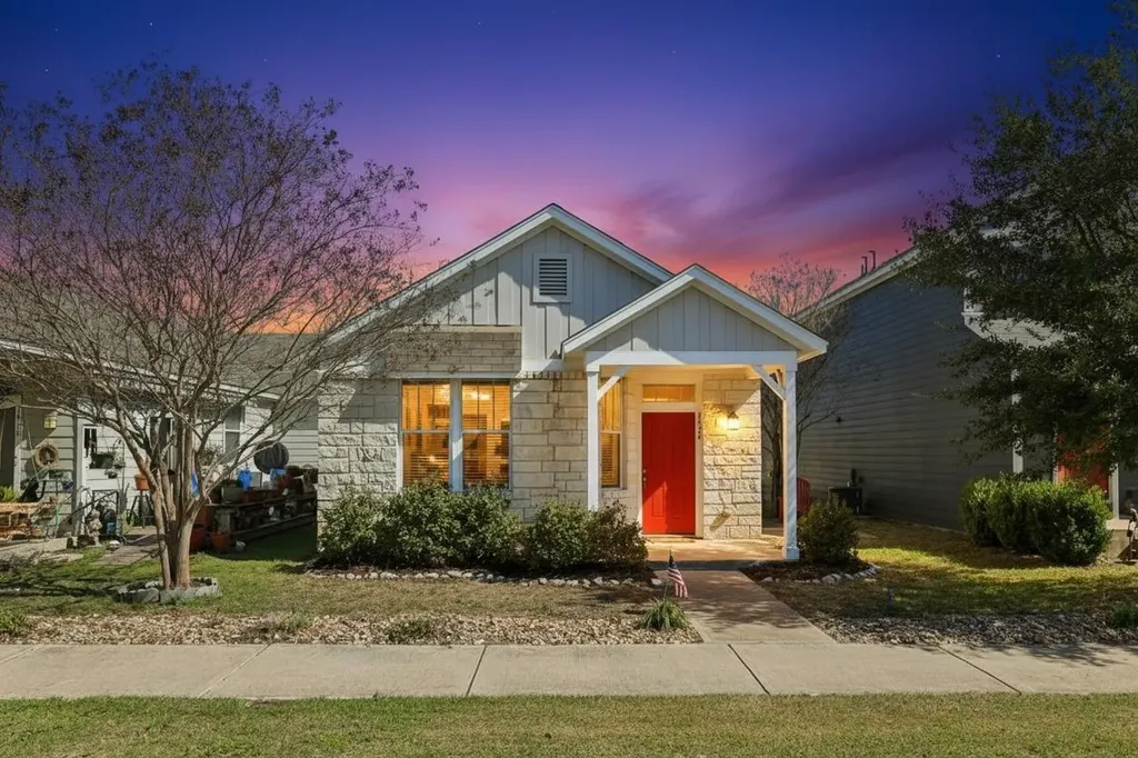 1524 Sanders Kyle TX 78640