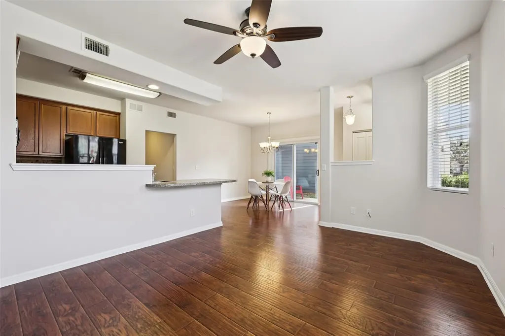 1524 Sanders Kyle TX 78640