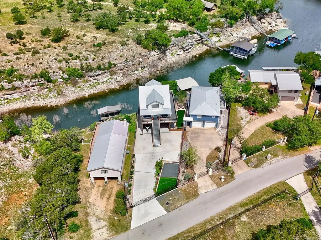 22516 Felicia Drive Spicewood TX 78669