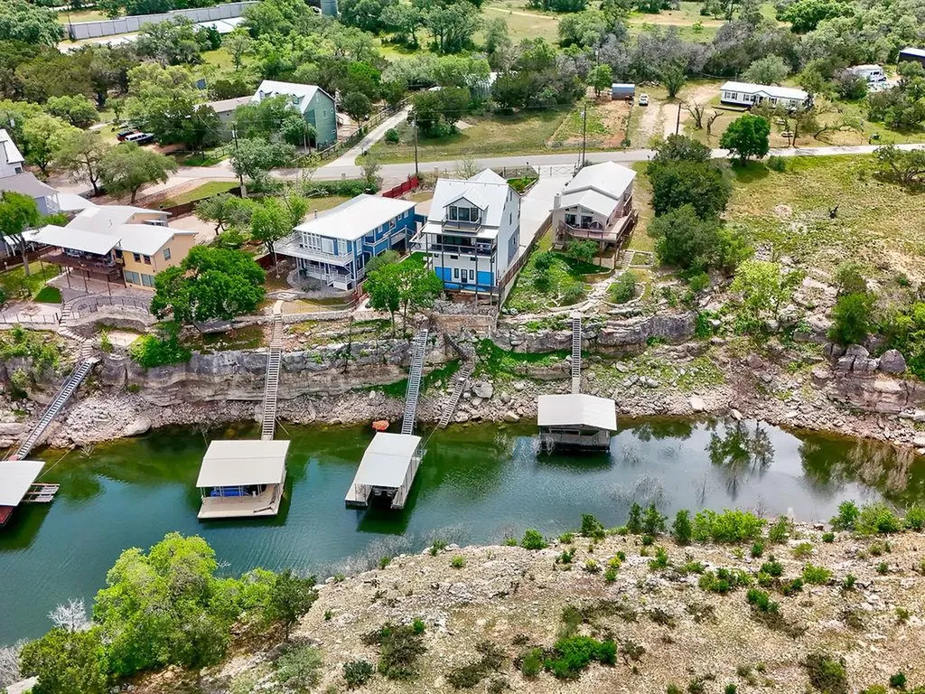 22516 Felicia Drive Spicewood TX 78669