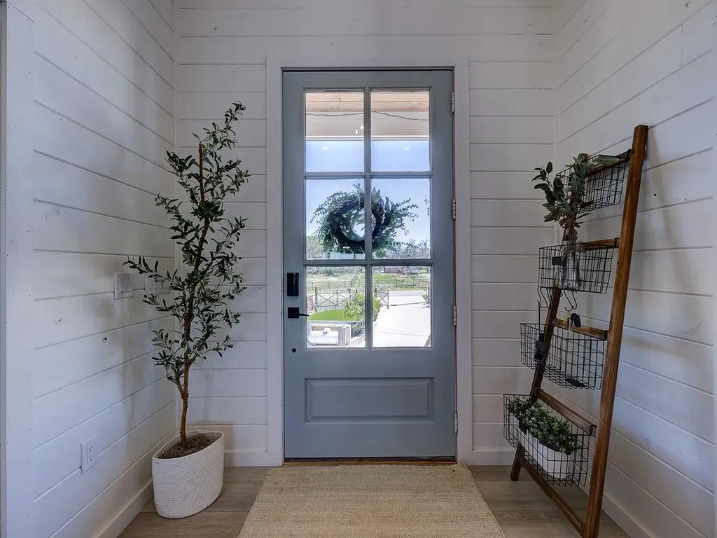 22516 Felicia Drive Spicewood TX 78669