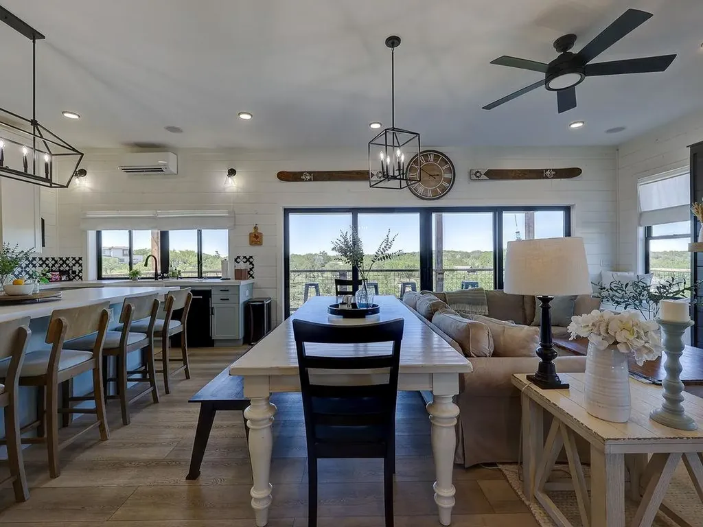 22516 Felicia Drive Spicewood TX 78669