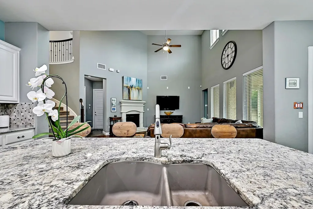 2213 Manada Trail Leander TX 78641