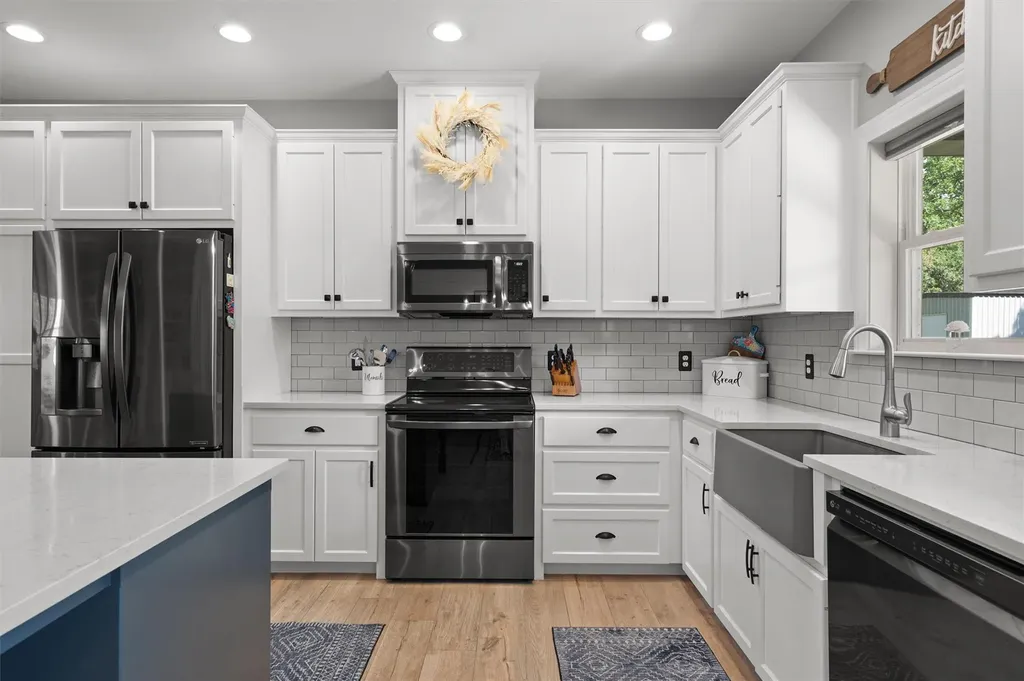 136 Fawn Hollow Elgin TX 78621