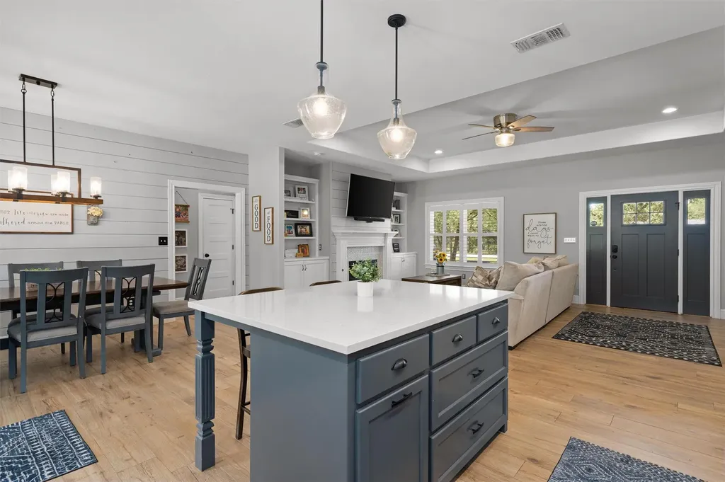 136 Fawn Hollow Elgin TX 78621