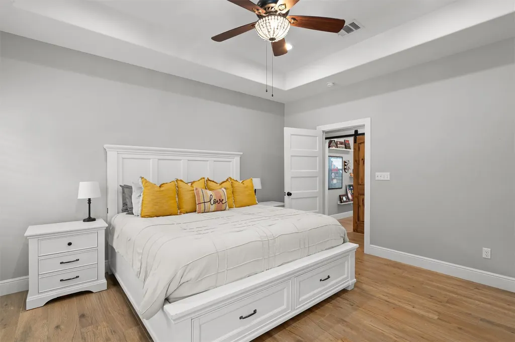 136 Fawn Hollow Elgin TX 78621