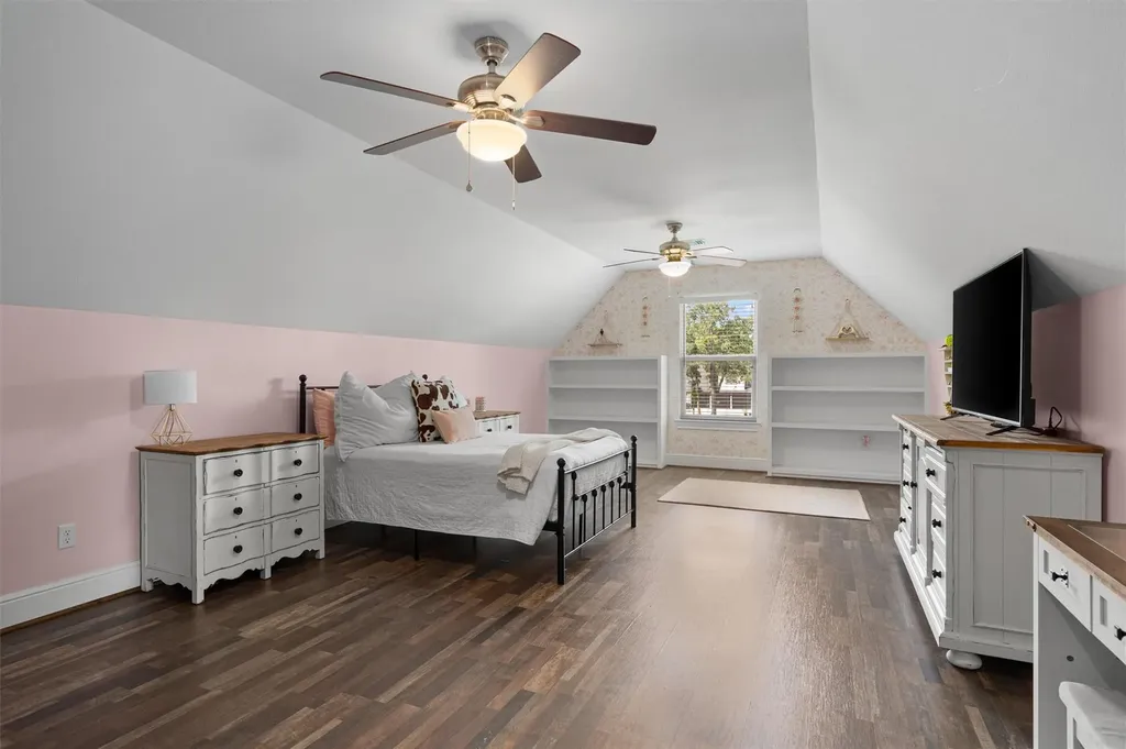 136 Fawn Hollow Elgin TX 78621