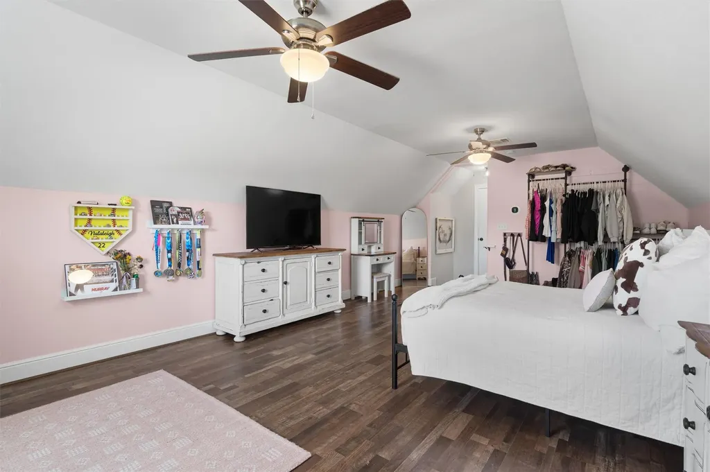 136 Fawn Hollow Elgin TX 78621