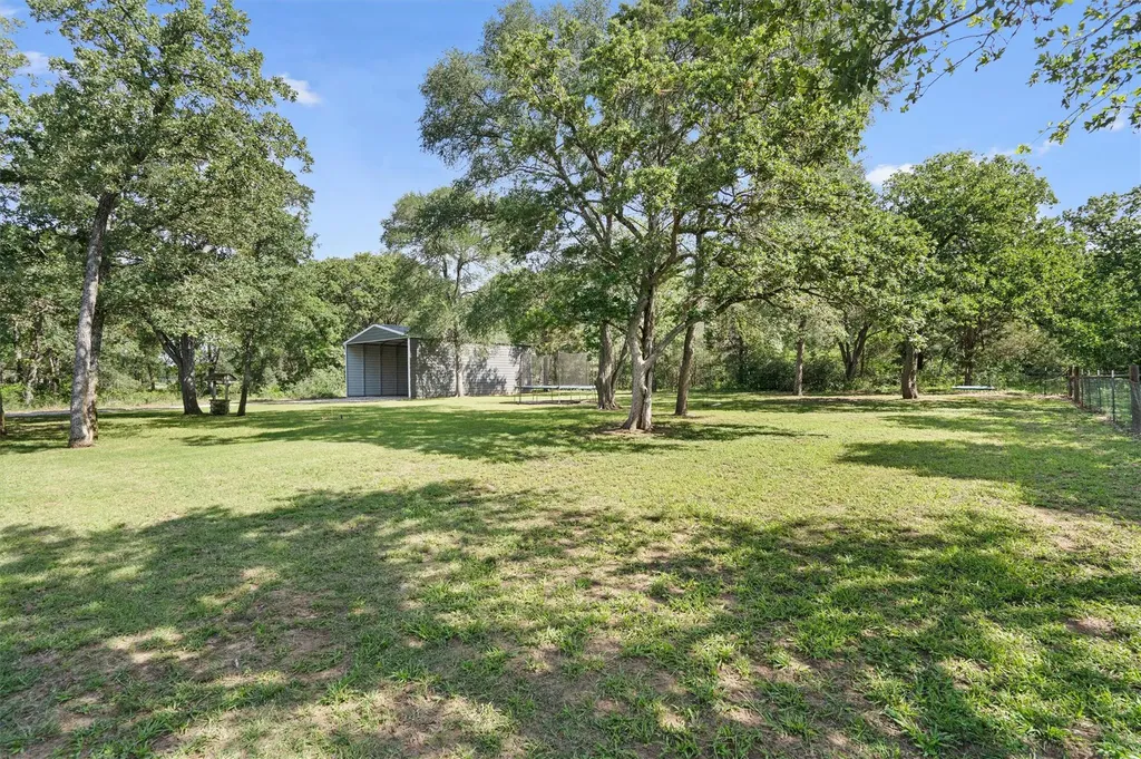 136 Fawn Hollow Elgin TX 78621