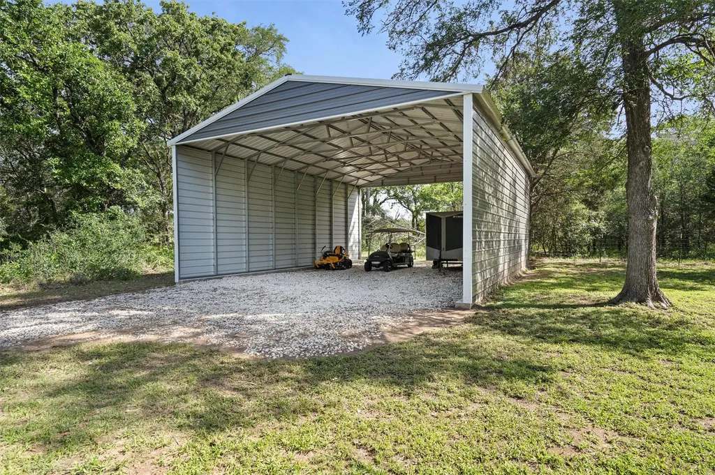 136 Fawn Hollow Elgin TX 78621