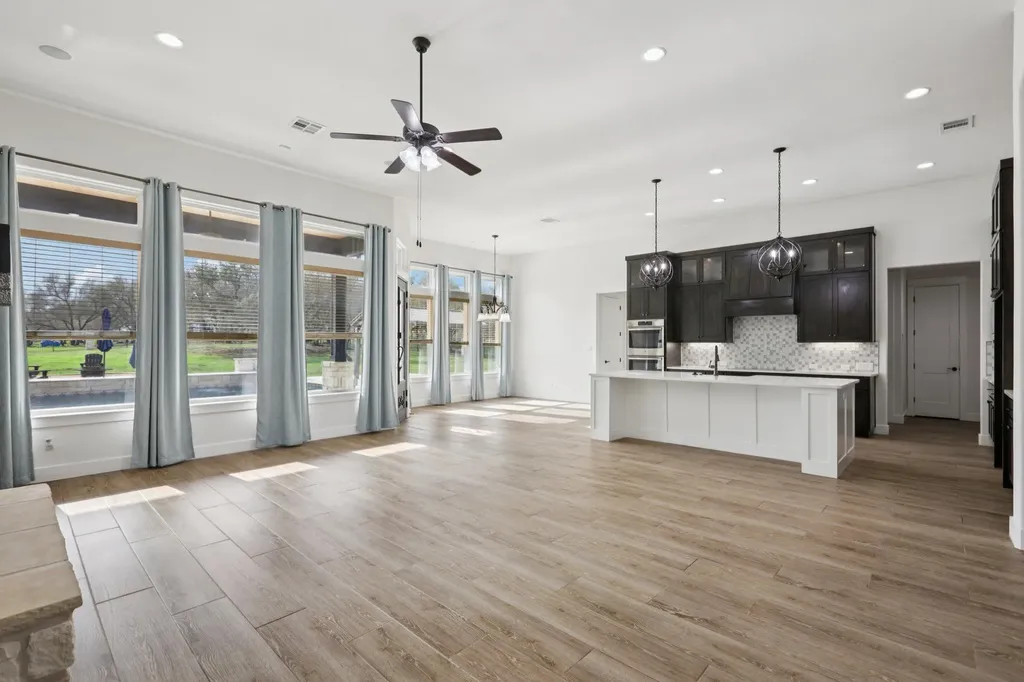 112 Red Mulberry Way Leander TX 78641