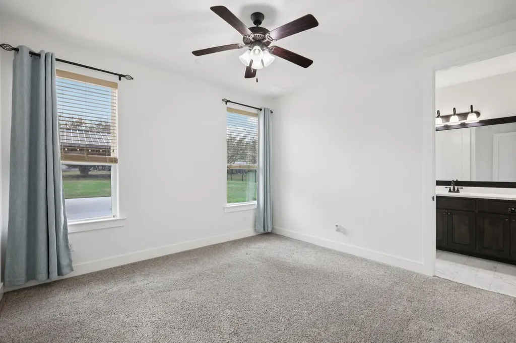 112 Red Mulberry Way Leander TX 78641