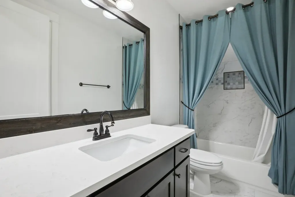 112 Red Mulberry Way Leander TX 78641