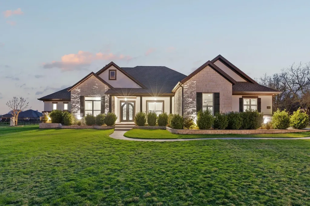 112 Red Mulberry Way Leander TX 78641