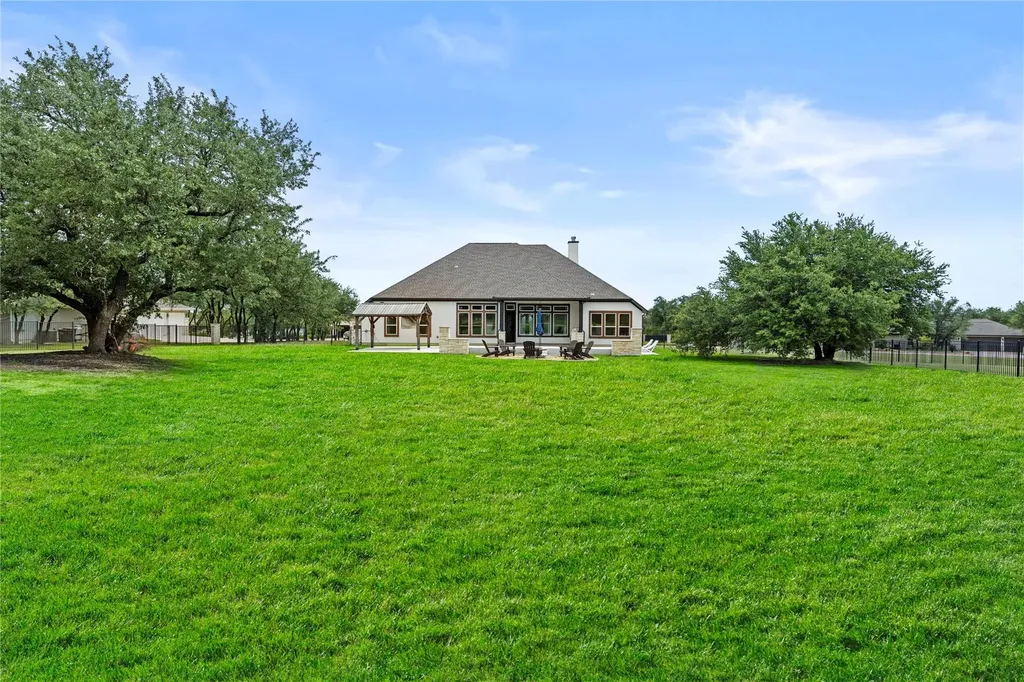 112 Red Mulberry Way Leander TX 78641