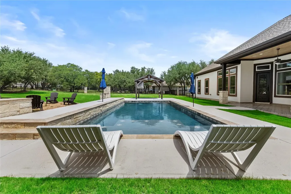 112 Red Mulberry Way Leander TX 78641