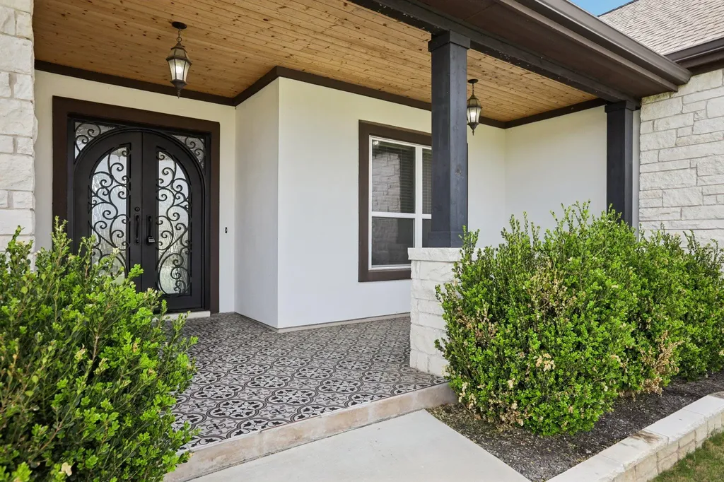 112 Red Mulberry Way Leander TX 78641
