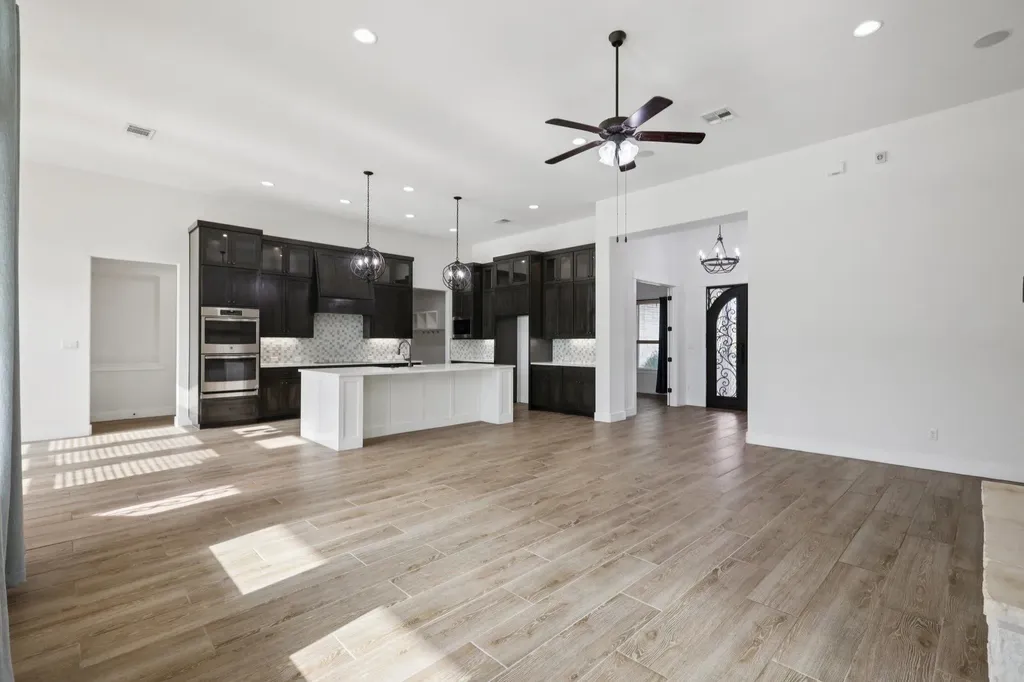 112 Red Mulberry Way Leander TX 78641