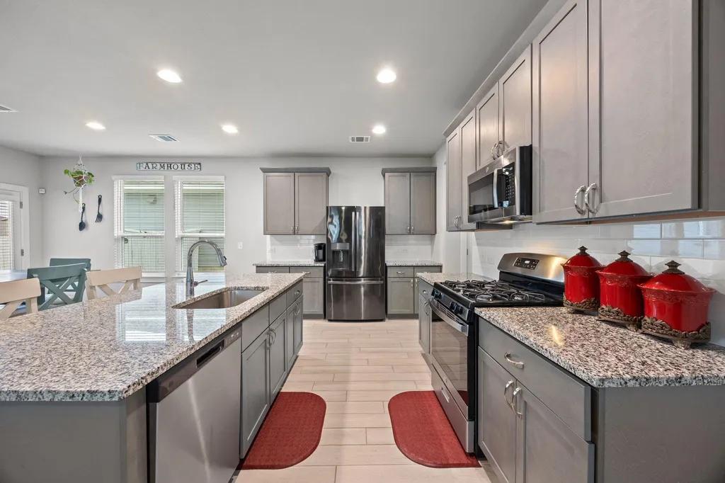 161 Appleberry Lane Elgin TX 78621