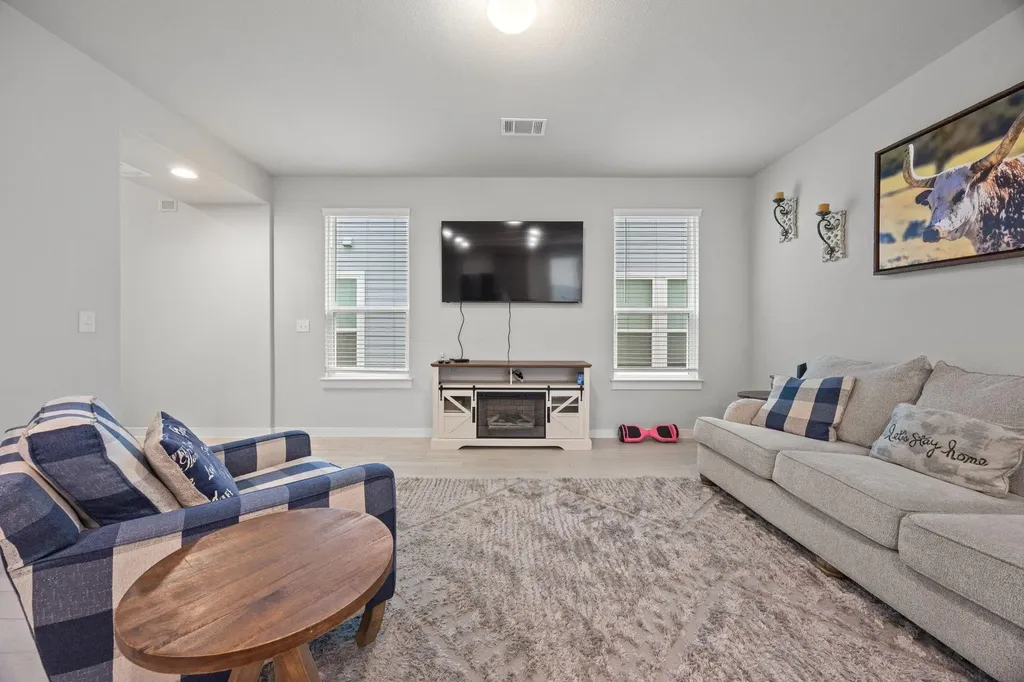 161 Appleberry Lane Elgin TX 78621
