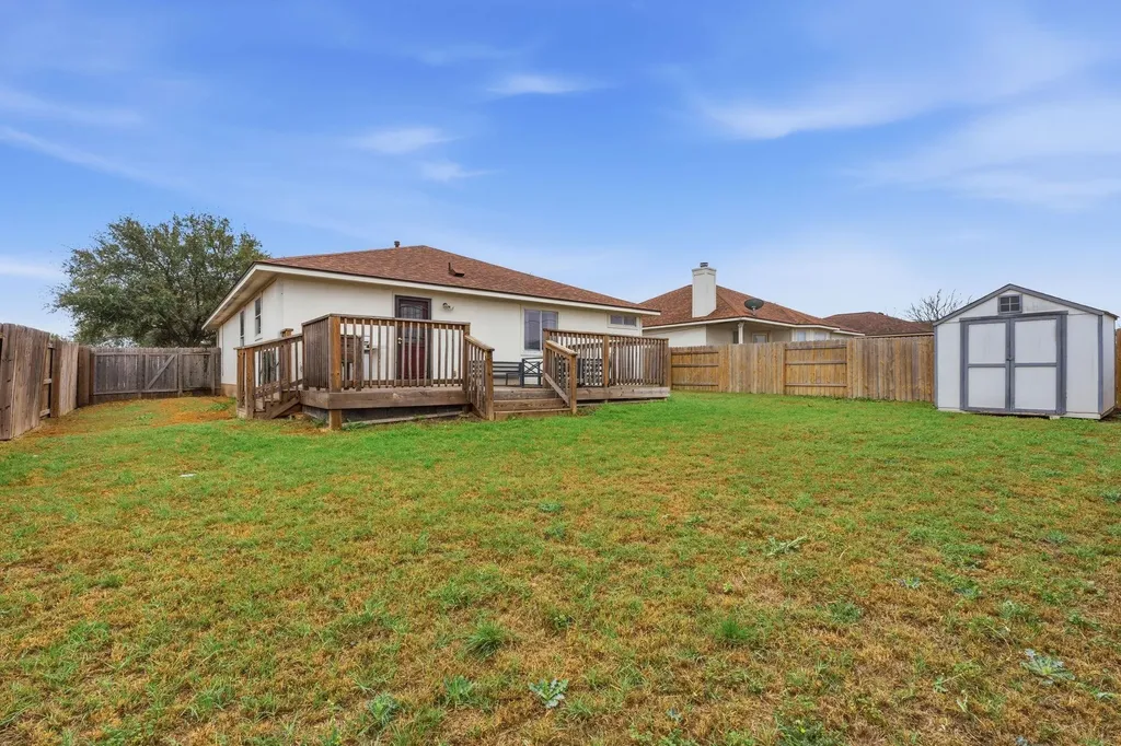 626 Atlantis Kyle TX 78640