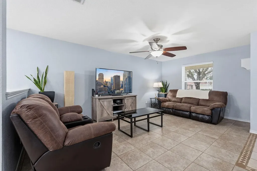 626 Atlantis Kyle TX 78640