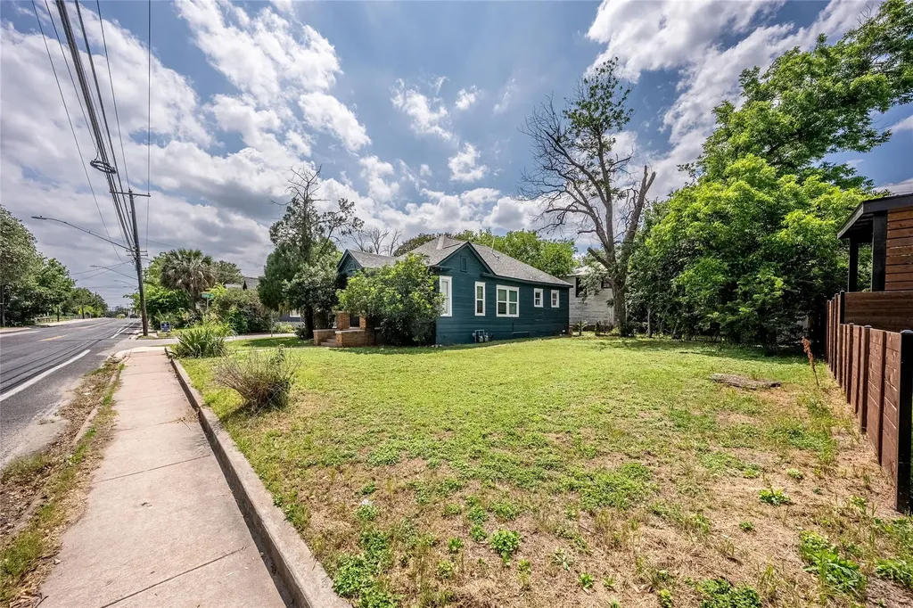 4414 Red River Street Austin TX 78751