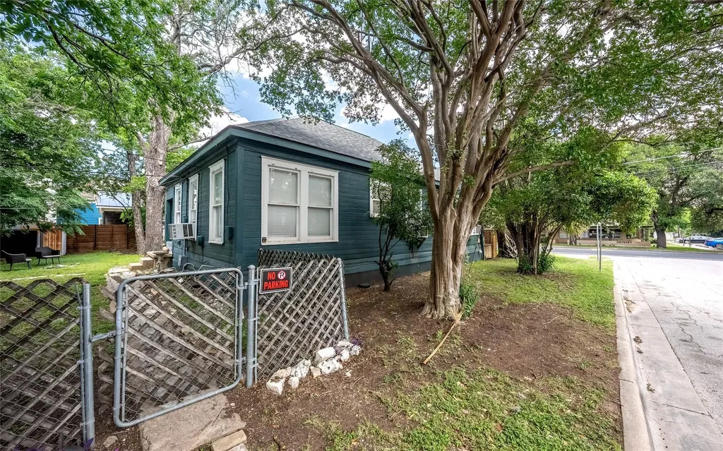 4414 Red River Street Austin TX 78751