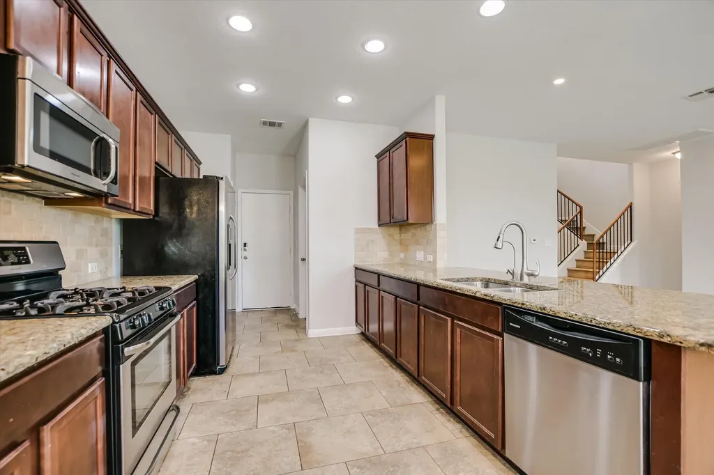 409 Kingfisher Lane Kyle TX 78640