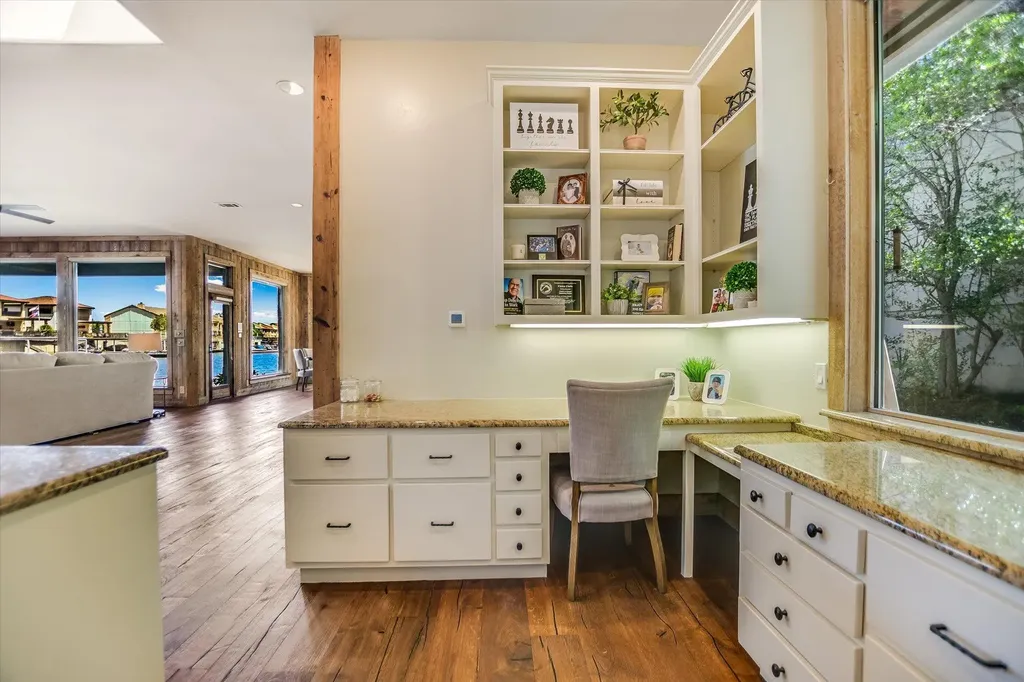 102 Bunny Run Horseshoe Bay TX 78657