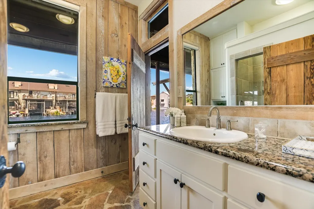102 Bunny Run Horseshoe Bay TX 78657