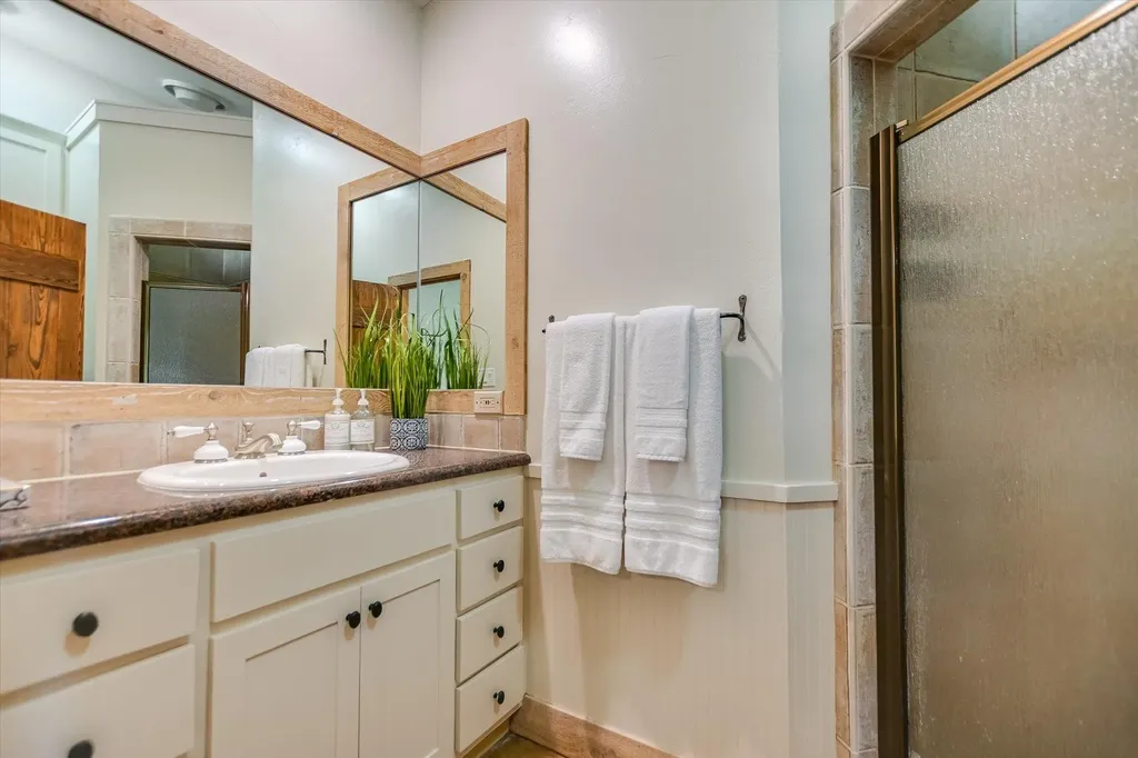 102 Bunny Run Horseshoe Bay TX 78657