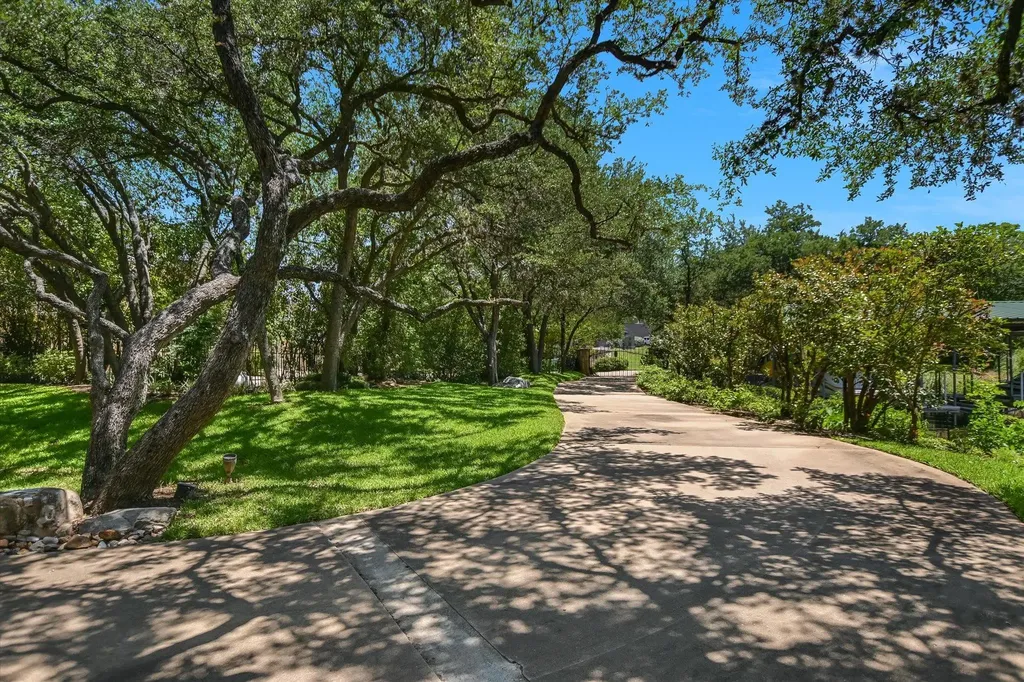 102 Bunny Run Horseshoe Bay TX 78657