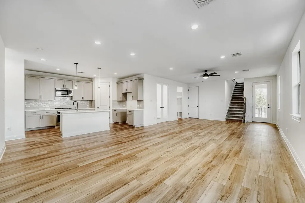 185 International Street Buda TX 78610