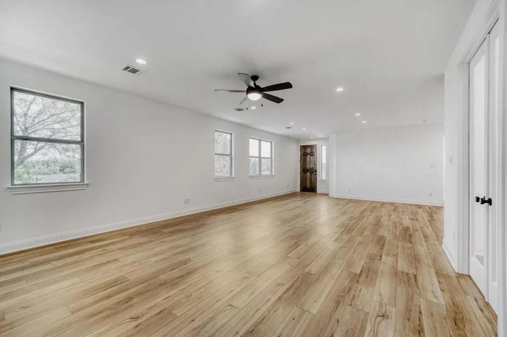 185 International Street Buda TX 78610