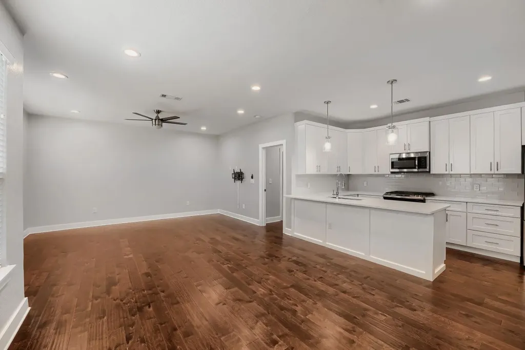 1126 Lott Avenue Austin TX 78721