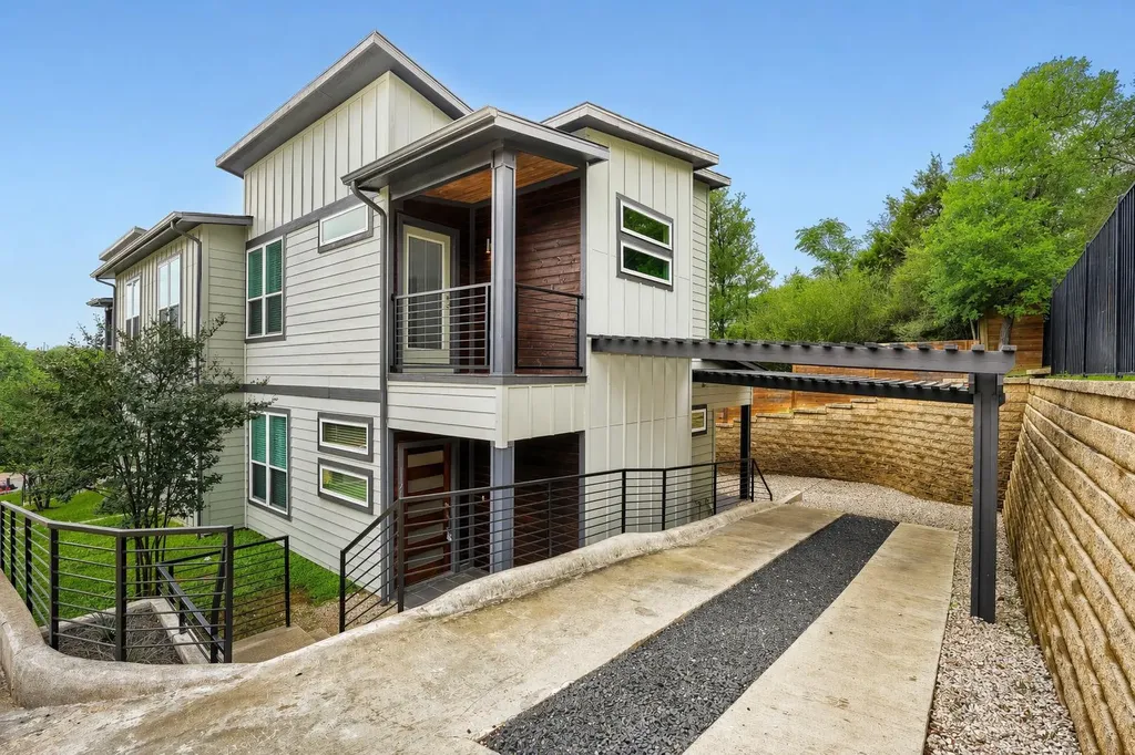 1126 Lott Avenue Austin TX 78721