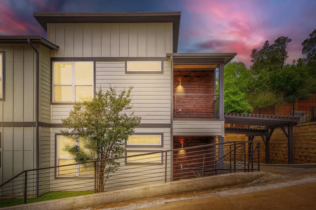 1126 Lott Avenue Austin TX 78721