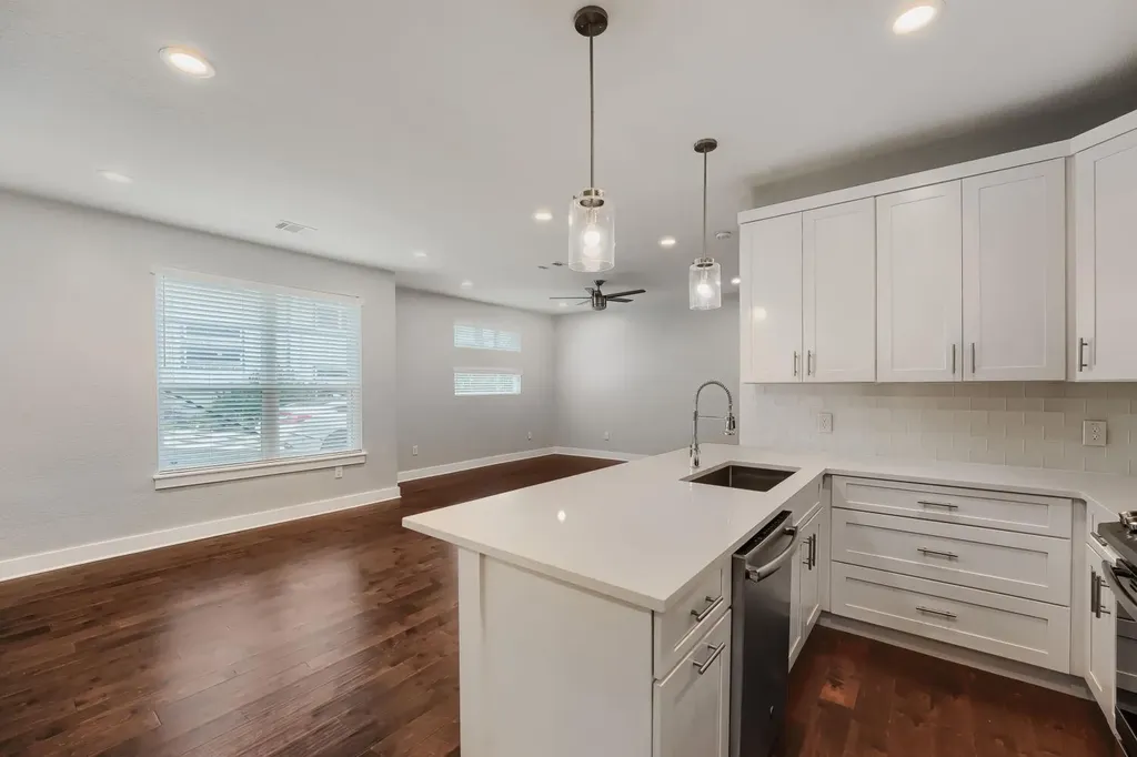 1126 Lott Avenue Austin TX 78721