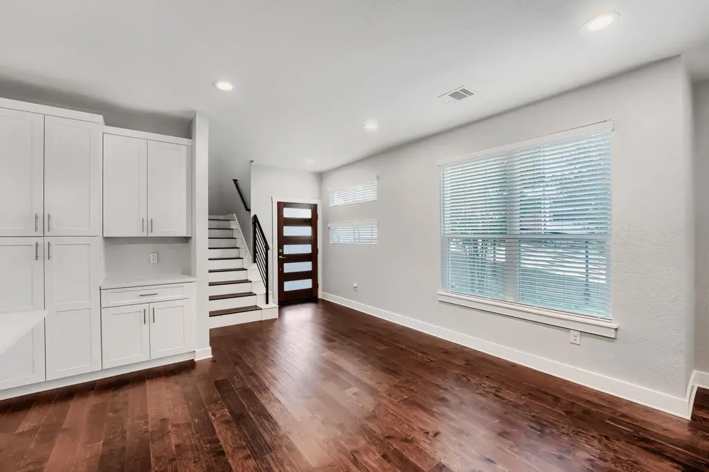 1126 Lott Avenue Austin TX 78721