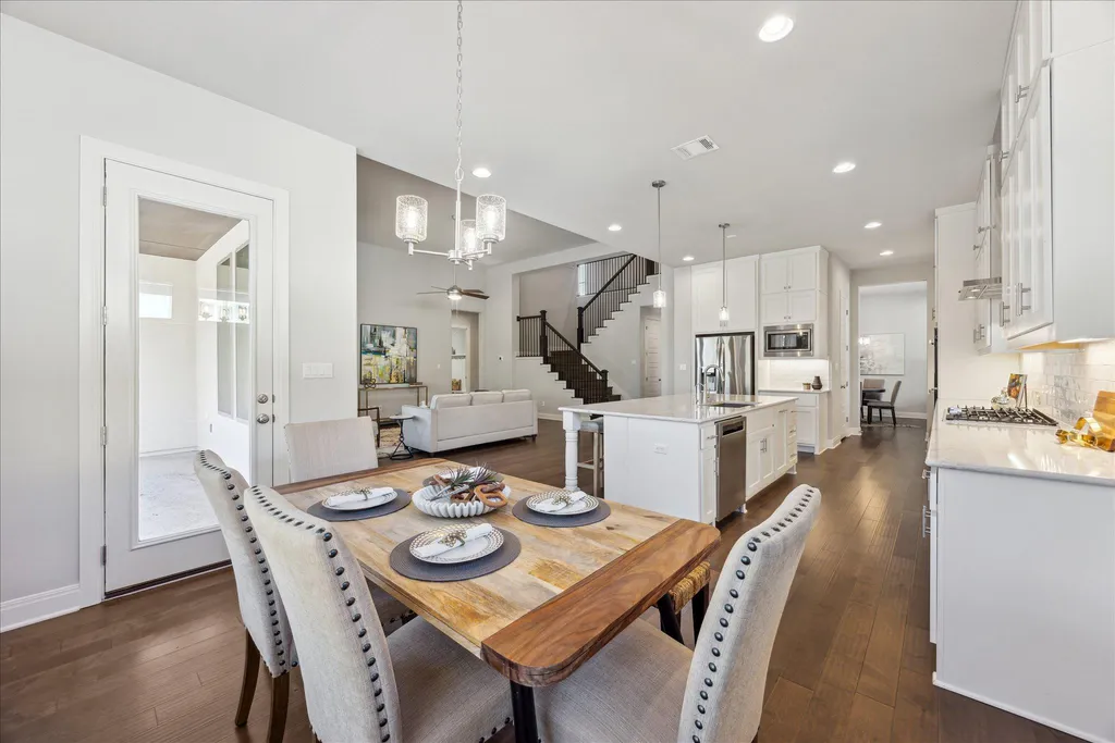 298 Premier Park Loop Dripping Springs TX 78620