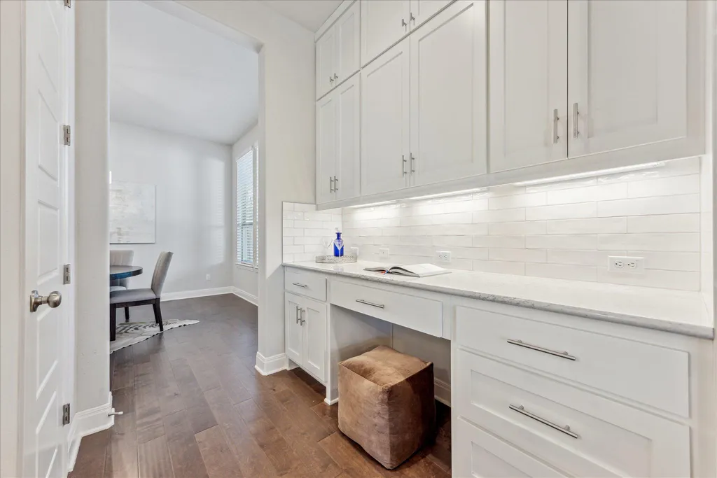 298 Premier Park Loop Dripping Springs TX 78620