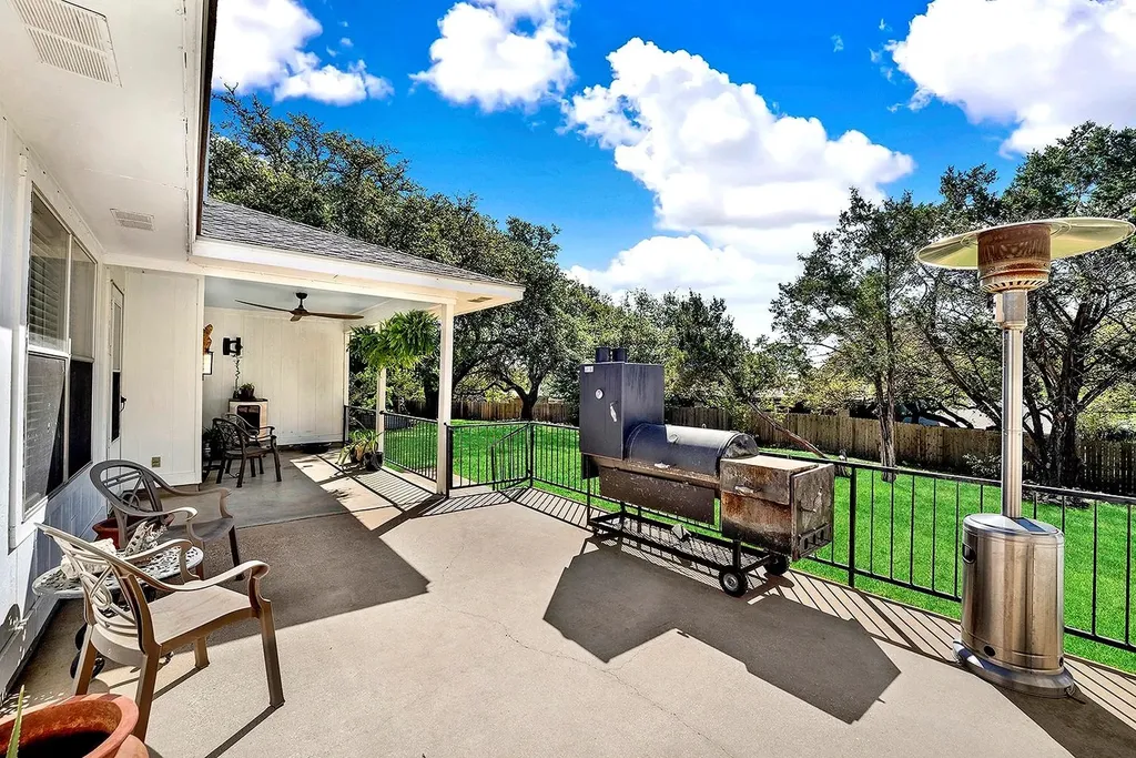 1106 Amanda Canyon Lake TX 78133