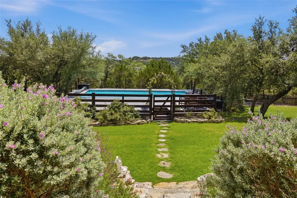 330 Gant Road Dripping Springs TX 78620