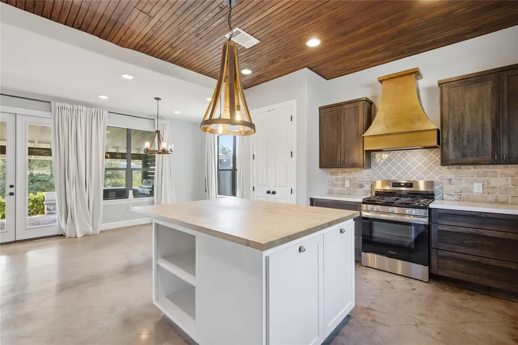 330 Gant Road Dripping Springs TX 78620