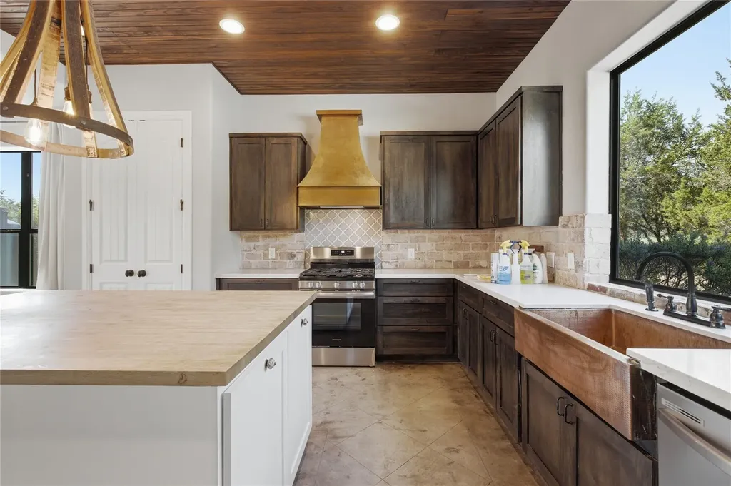 330 Gant Road Dripping Springs TX 78620