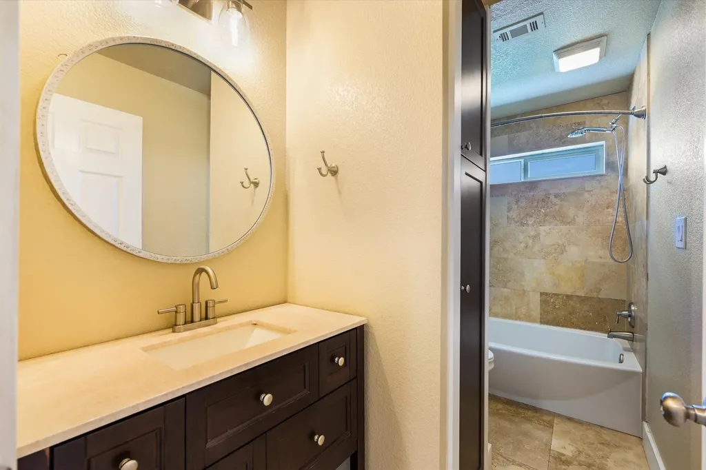 112 Ridge Harbor Drive Spicewood TX 78669