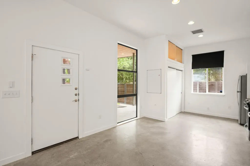 2103 E 14th Street Austin TX 78702