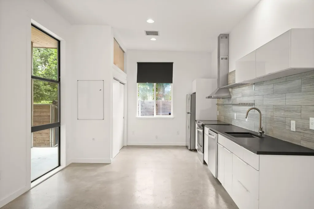 2103 E 14th Street Austin TX 78702